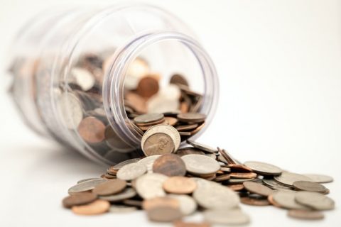 企業(yè)支付多筆勞務(wù)費(fèi)給個(gè)人，是否需要代扣代繳個(gè)人所得稅？并去稅務(wù)機(jī)關(guān)代開發(fā)票？